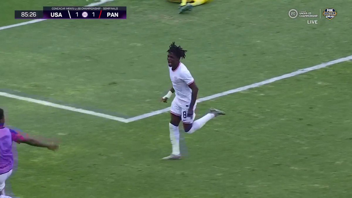 OH MY GOODNESS!!! What a goal from the @usynt to take back the lead late 🇺🇸