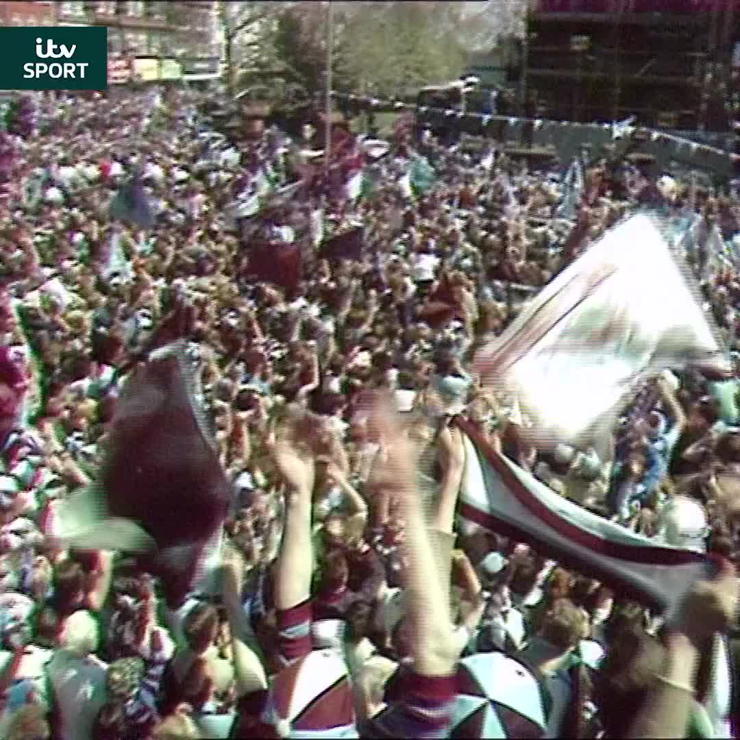 Look at that crowd 😍 One of the most special days in the existence of Trevor Brooking and West Ham 👏 #ITVFootball | #FACup | #COYI
