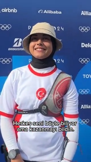 🗣️ "Aslında çok heyecanlı değilim yani biraz..." ✔️ 4-0'dan geri döndü 6-4 kazandı ✔️Dünya 3 numarası rakibini yendi Bu kadar sakinlik biraz fazla değil mi Elif Berra 😅 TRTSporDijital
