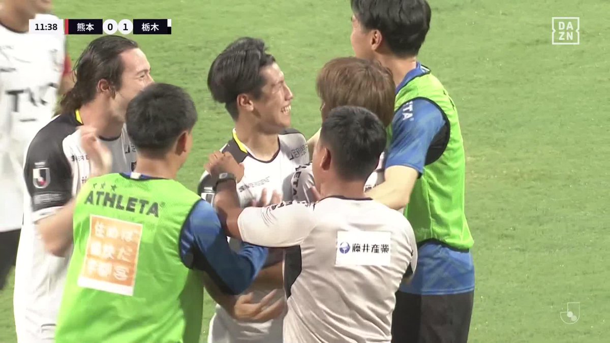 ／ 途中出場からわずか2分で大仕事 ＼ #大森渚生 左足でゴールを揺らす #川名連介 正確無比のFKはどんぴしゃり 🏆明治安田J2リーグ第25節 🆚熊本×栃木 📱#DAZN ＆DAZN Freemiumで配信中 無料視聴はこちら⏩ #熊本栃木