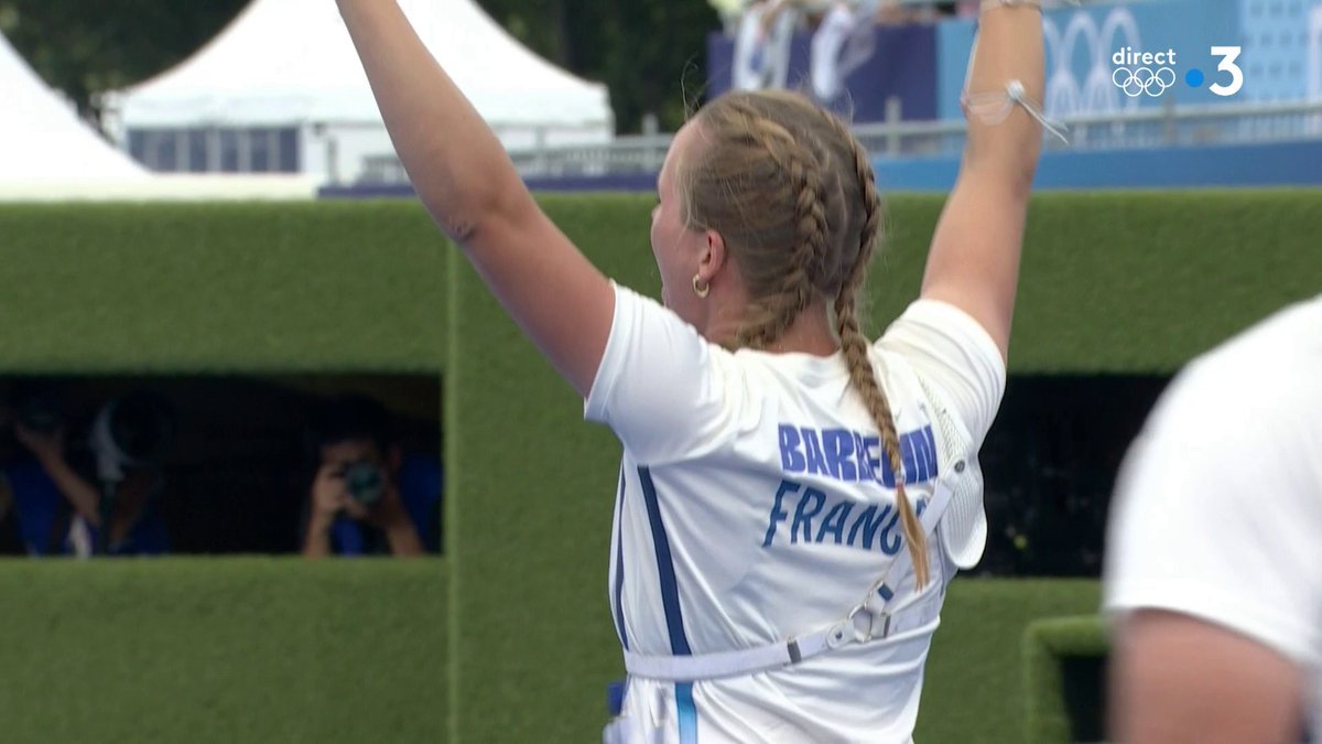 🥉🇫🇷 HISTORIQUE. LISA BARBELIN REMPORTE LE BRONZE OLYMPIQUE EN TIR À L’ARC ! C’est la PREMIÈRE FOIS qu’une FRANÇAISE REMPORTE UNE MÉDAILLE OLYMPIQUE en individuel. (France 3) #Paris2024