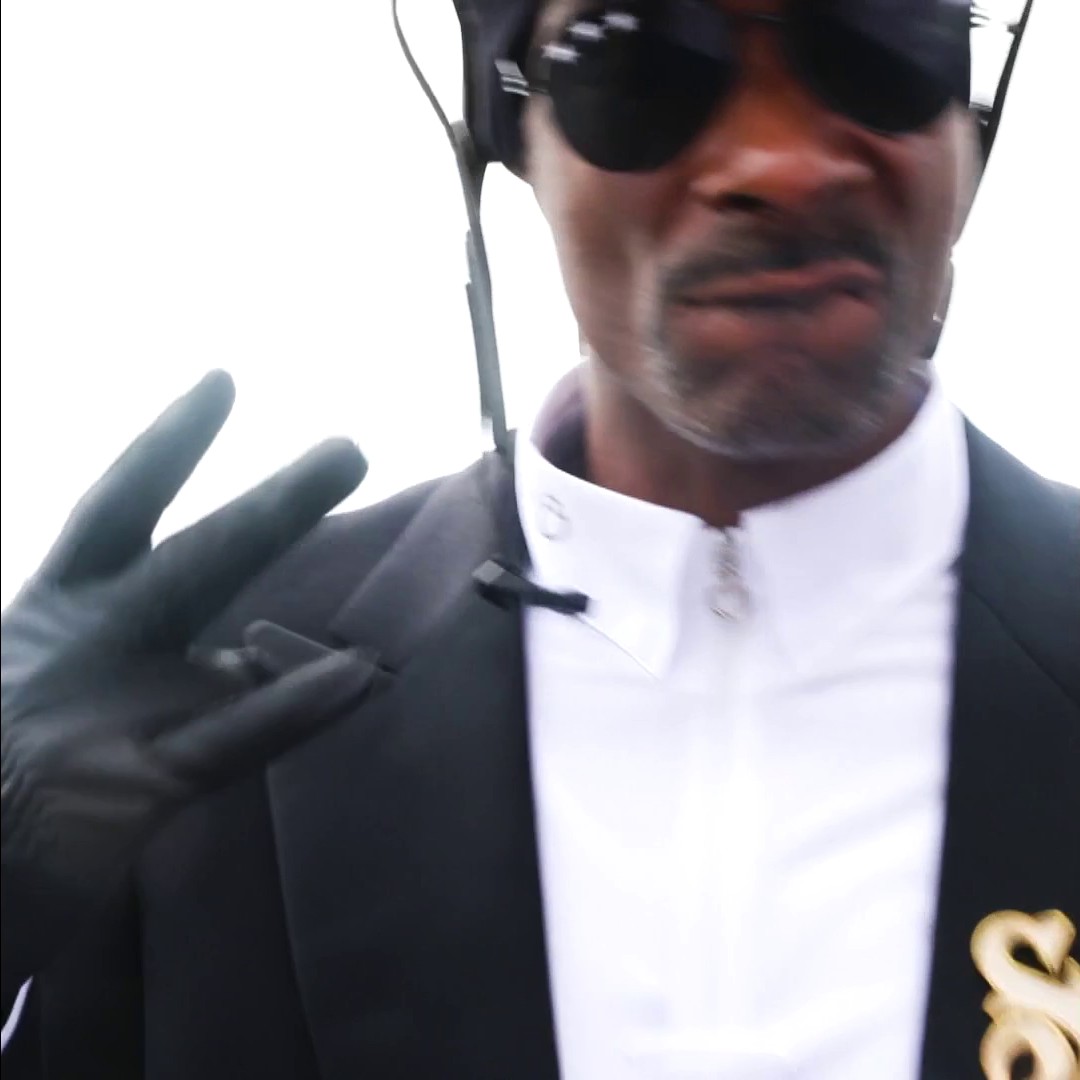 Snoop Dogg, en tenue de cavalier à Versailles, continue de vivre sa meilleure vie 😎 #Paris2024