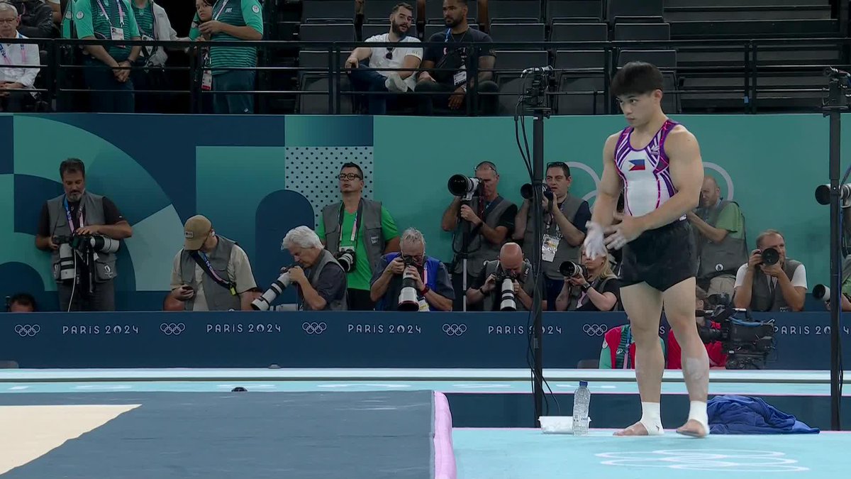 CINEMA!! 🔥🔥🔥 Carlos Yulo delivered a great performance in the men’s gymnastics floor exercise finals, scoring a total of 15.000 points. Yulo’s final rank will be determined after the said Olympic Games event! #Paris2024 #OlympicGames #ParaSaBayan #100TaongLaban