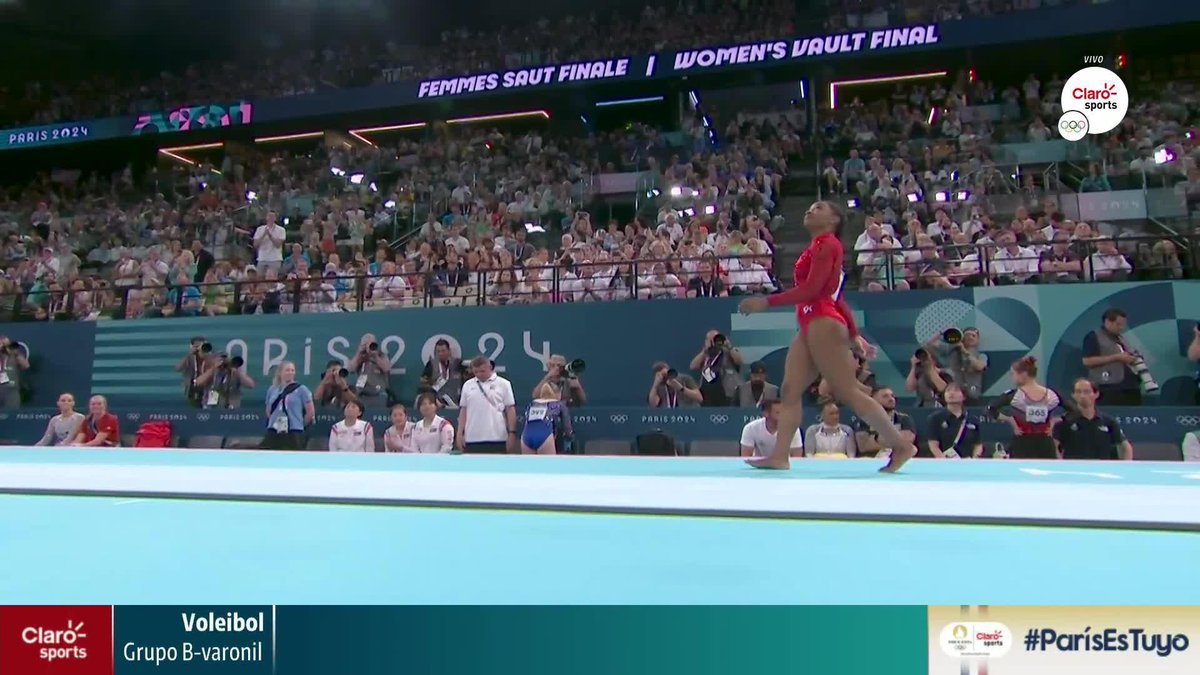 🇺🇸 PARÍS 2024 🇺🇸 Simone Biles deslumbra en salto femenil en potro. La amplitud, la altura, todo en el salto es impecable en la estadounidense.