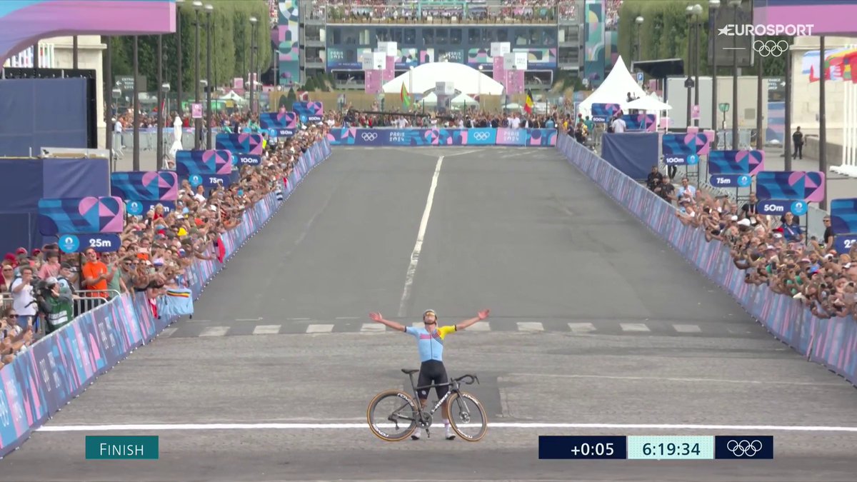 𝐄𝐋 𝐃𝐎𝐒 𝐃𝐄 𝐎𝐑𝐎𝐒 🥇🥇 🐺 Remco Evenepoel se proclama doble campeón olímpico en París y se convierte en el primer ciclista masculino en ganar oro en ruta y contrarreloj en unos mismos Juegos. 🥈 Madouas 🥉 Laporte #Paris2024