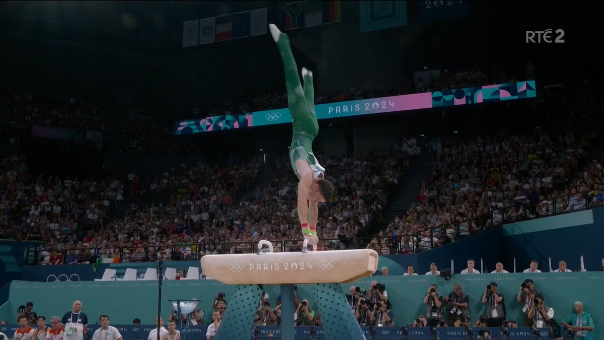 Rhys McClenaghan ☘️ To put in this performance after Tokyo is just absolutely unbelievable 👏 Currently Gold, with a score of 15.533, but we still have three competitors to go 🙏