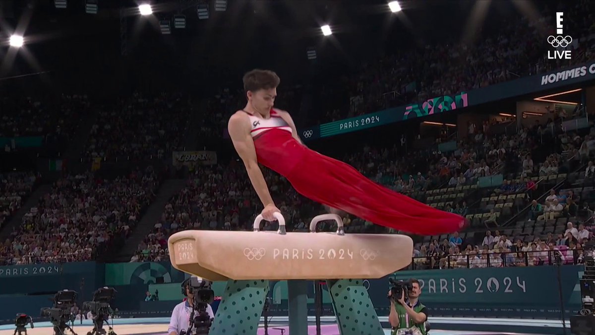 Stephen Nedoroscik finishes his pommel horse routine in the final and the crowd goes WILD! 👏 #ParisOlympics 📺 E! and Peacock