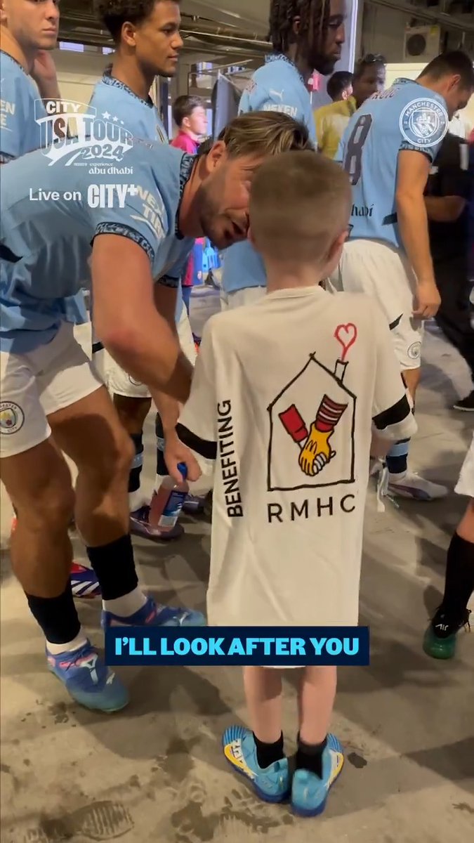 A young mascot got so scared before the City game and didn’t want to walk out with the players. Jack Grealish spotted this, calmed the young boy down and said that he’d walk out with him and make sure he’d be ok and they’d have fun. What a class act! 👏