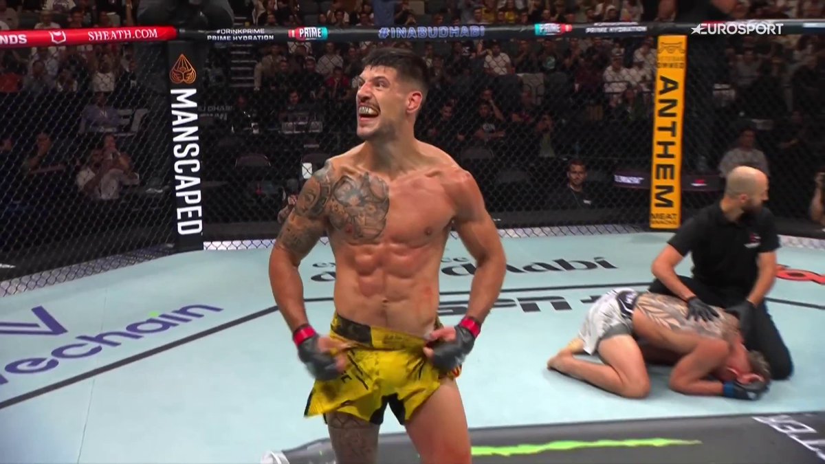 🥊 ¡𝐉𝐎𝐄𝐋 ❜𝐄𝐋 𝐅𝐄𝐍𝐎́𝐌𝐄𝐍𝐎❜ 𝐀́𝐋𝐕𝐀𝐑𝐄𝐙! 🇪🇦 🤩 El español finaliza de manera magistral a Elves Brener y se lleva la victoria en el tercer asalto. #UFCAbuDhabi #UFCMax #UFCEurosport