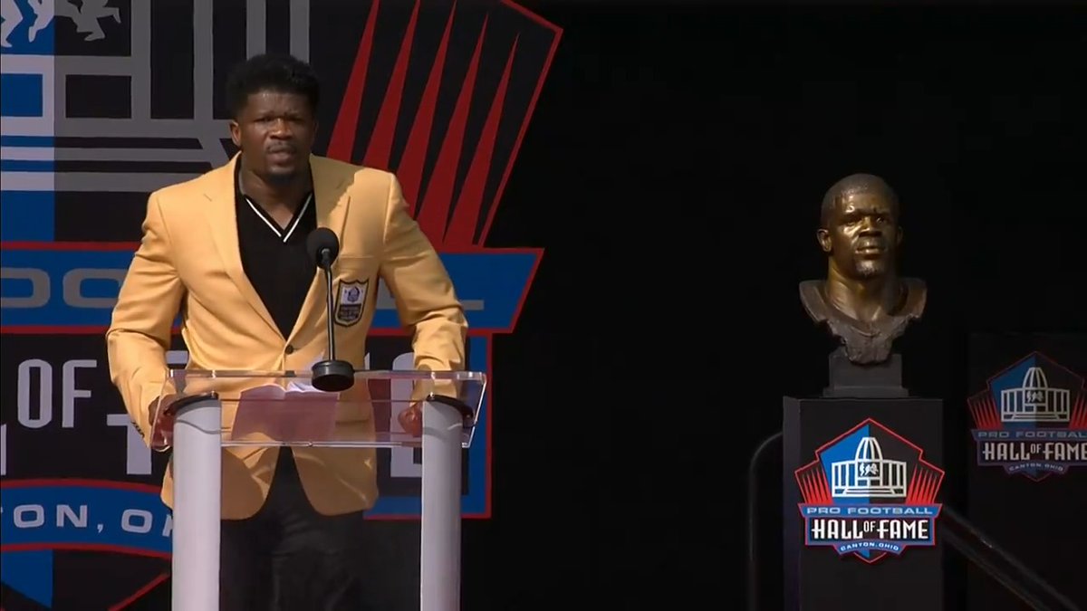 Big s/o to Andre Johnson for being the first ever Houston Texans inducted into the Pro Football Hall of Fame 🤩