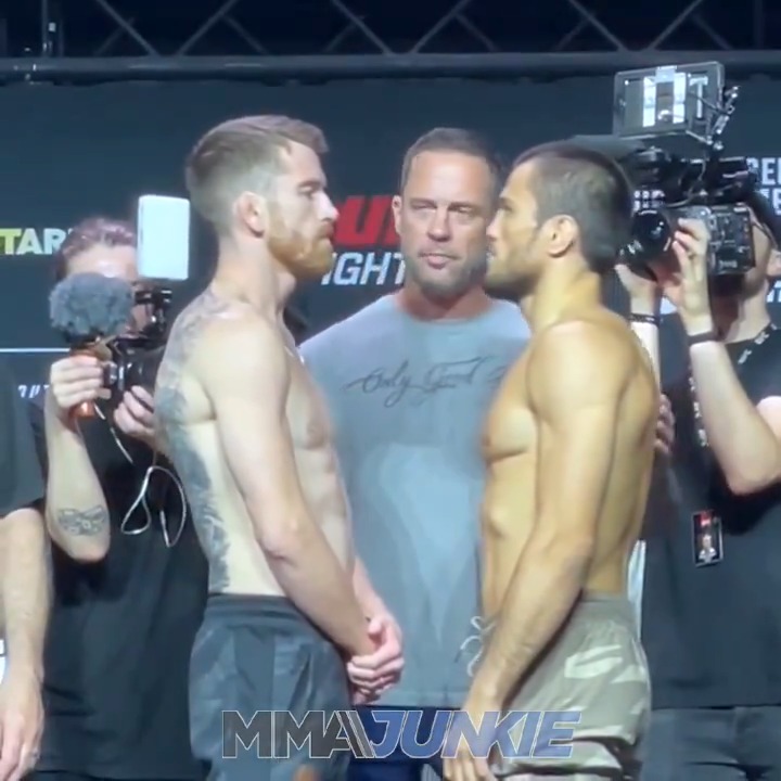 The MAIN EVENT of #UFCAbuDhabi is here! Who you got, Cory Sandhagen or Umar Nurmagomedov? Live coverage: