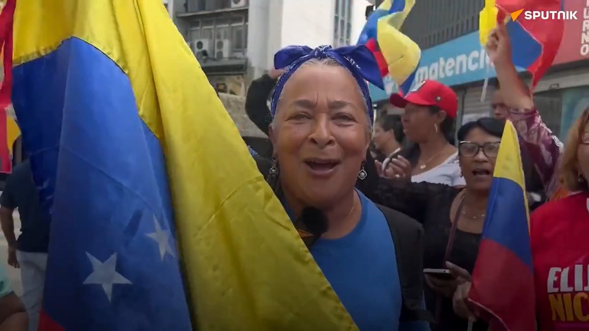 🇻🇪🪧 "Los yanquis se van a quedar con las ganas de arrebatarnos nuestra bendición", dijo a Sputnik uno de los asistentes a la marcha en favor del triunfo electoral del presidente Nicolás Maduro.