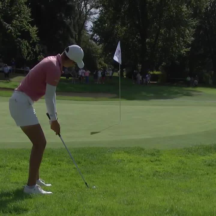 And just like that, Dewi Weber is just one shot off the lead 💥