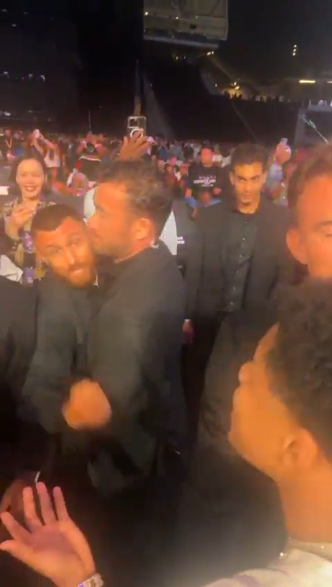 ‼️ Vasyl Lomachenko was telling Shakur Stevenson: “Let’s go right now, outside.” [🎥 Matchroom Boxing]