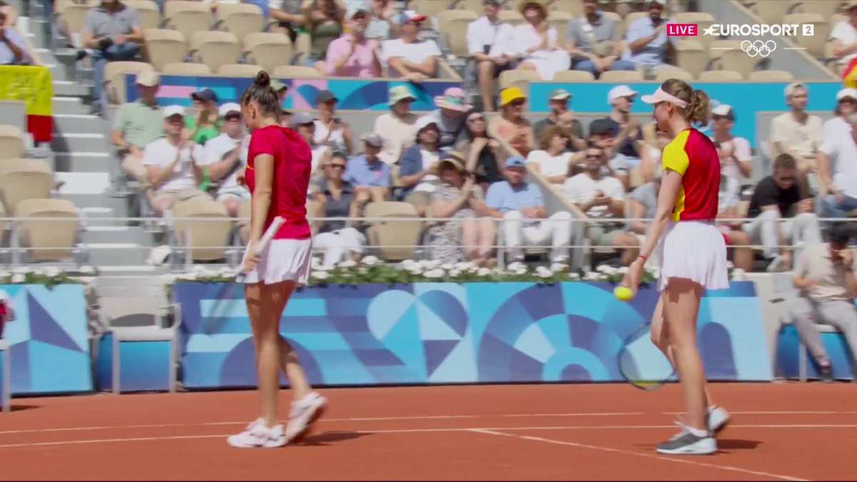 🚨 ¡¡¡Llega la novena medalla para España en #Paris2024!!! 🎾 Sara Sorribes y Cristina Bucsa 🇪🇦 ganan por 2-0 (6-2 y 6-2) a Muchová/Nosková 🇨🇿 y se cuelgan la MEDALLA DE BRONCE 🥉.