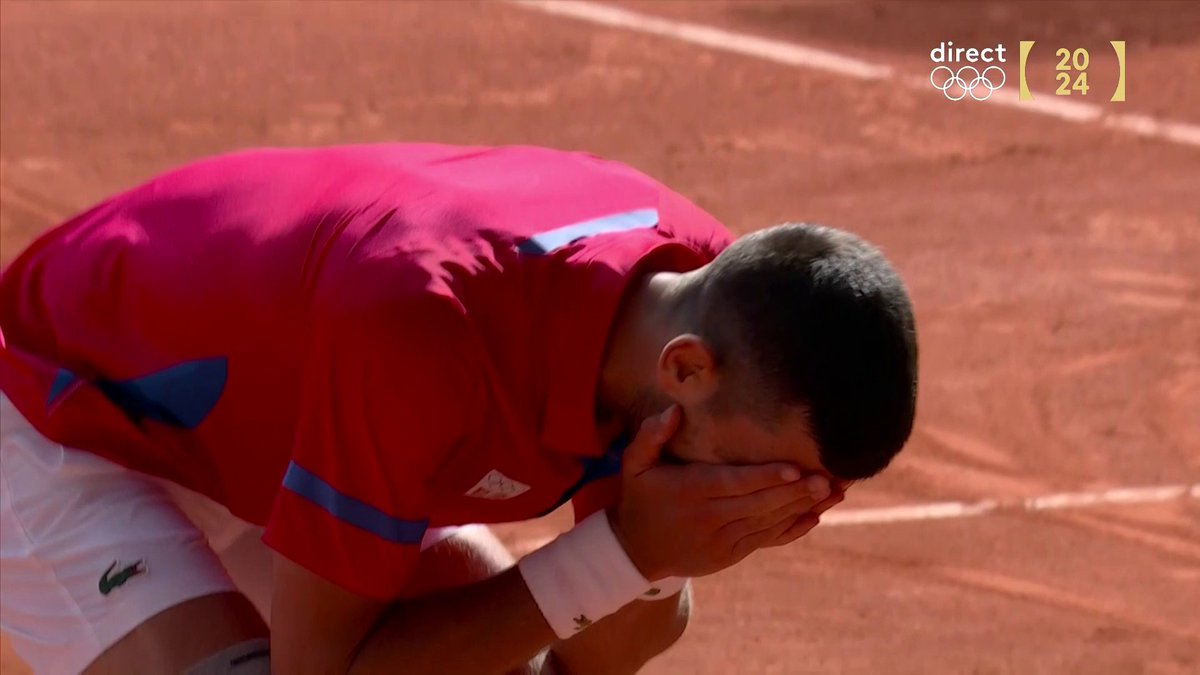 🥇🇷🇸 HISTORIQUE ! NOVAK #DJOKOVIC EST CHAMPION OLYMPIQUE POUR LA PREMIÈRE FOIS DE SA CARRIÈRE ! LE SEUL TITRE QUI MANQUAIT À SON IMMENSE PALMARÈS. 🎾 CES JO SONT VRAIMENT HISTORIQUES ! 🇫🇷💙 #PARIS2024