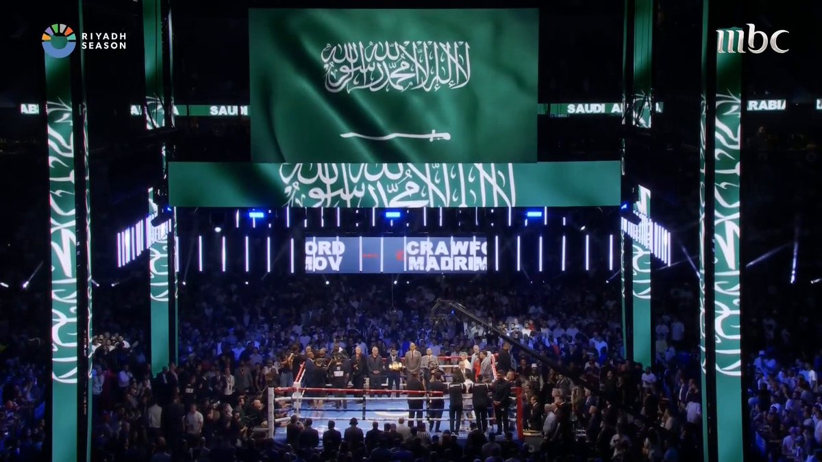 عزف النشيد الوطني السعودي 🇸🇦 داخل ملعب «بي إم أو» في لوس أنجليس قبل انطلاقة نزال #CrawfordVsMadrimov #RiyadhSeasonCard
