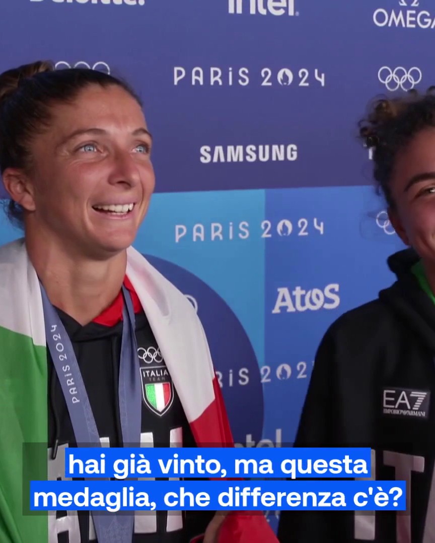 Sorrisi d'oro per Sara Errani e Jasmine Paolini 😍 La loro felicità dopo la vittoria dell'oro nel doppio 😊 #HomeOfTheOlympics #Paris2024 #Errani #Paolini