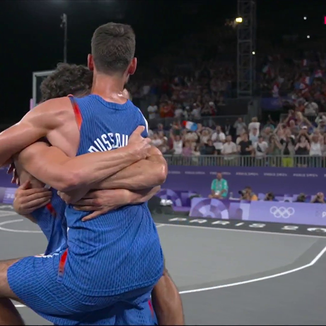 ๐ซ๐ท ๐๐๐๐๐๐๐๐๐๐ ! Le shoot de Timothรฉ Vergiat qui envoie les ๐น๐๐๐ฆ๐ค demi-finale ! ๐คฉ La France รฉlimine les Serbes nยฐ1 mondiaux quel ๐๐ฉ๐ก๐๐ ๐๐ฅ ๐๐ ๐๐๐๐๐ฆ๐ !!! Suivez les Jeux de #Paris2024 sur Eurosport avec Max, Canal+ et nos partenaires de distribution