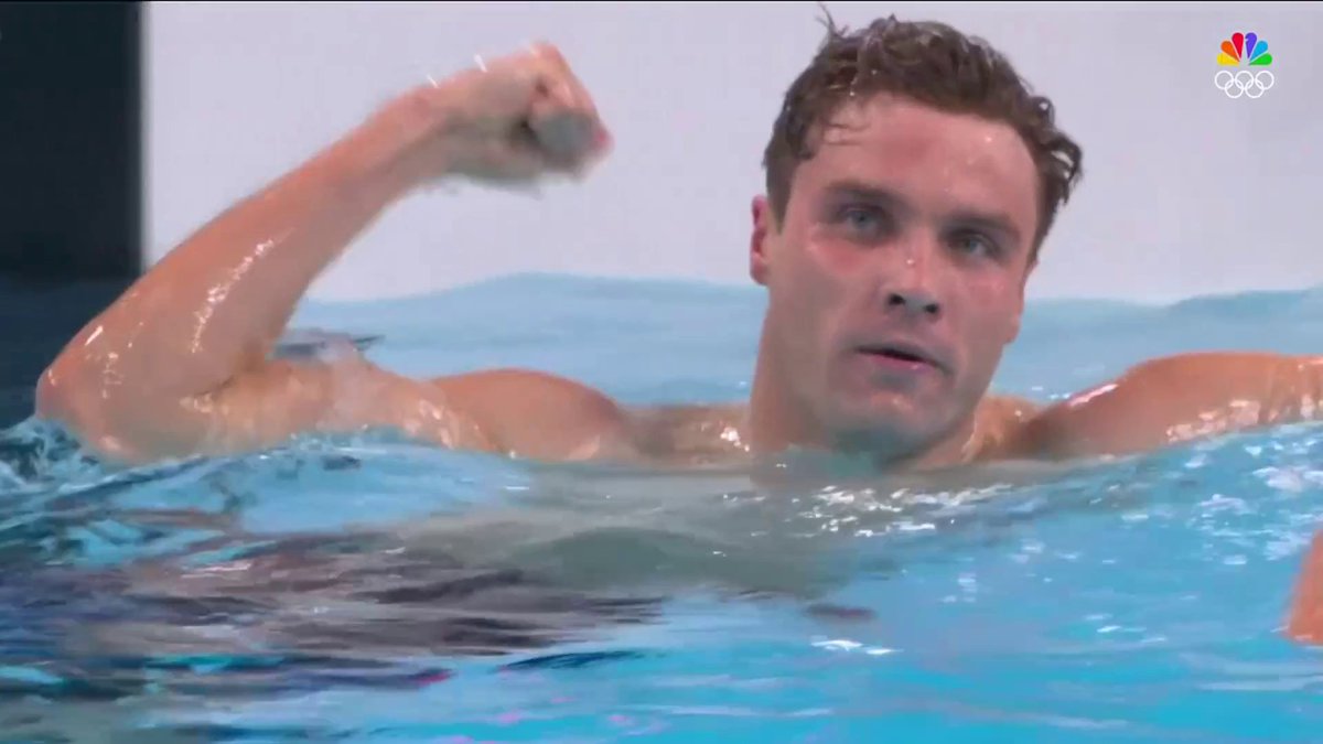 BOBBY FINKE HAS DONE IT. 🫡 With a WORLD RECORD time, he successfully defends his Olympic title in the men's 1500m free! 📺 #ParisOlympics on NBC and Peacock