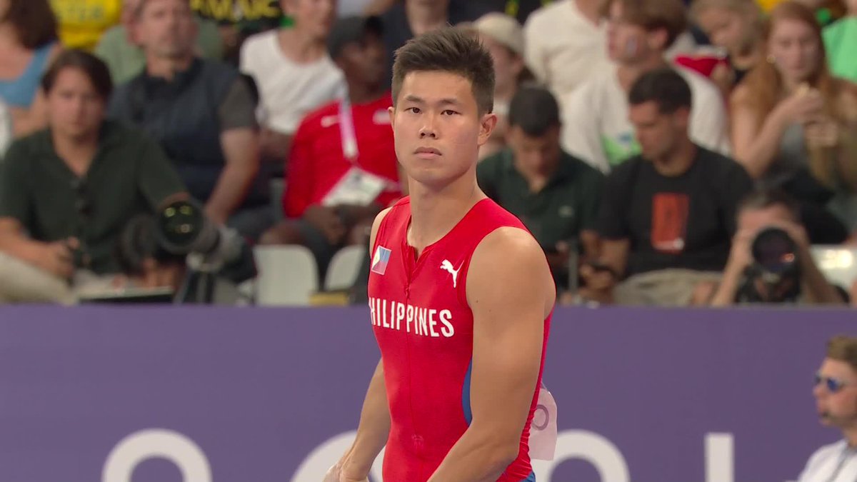 LFG EJ! 🙌 World no. 2 EJ Obiena clears 5.90m in the men’s pole vault finals in his first try! #OlympicGames #Paris2024 #100TaongLaban #ParaSaBayan
