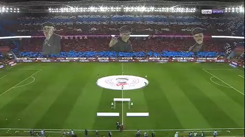 Sen ne güzel bir koreografisin. 😎