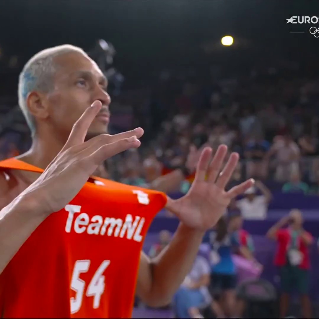 Imagine winning an Olympic gold medal with the last shot of the game 🤯 That's exactly what 3x3 Basketball Netherlands did in the 3X3 basketball right on the buzzer 🚨🏀 #Paris2024