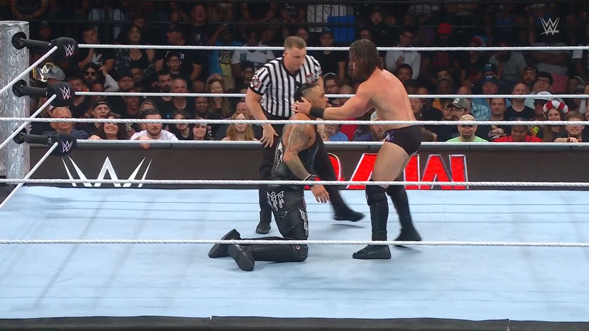 This match is PERSONAL and HARD-HITTING 😬 #WWERaw