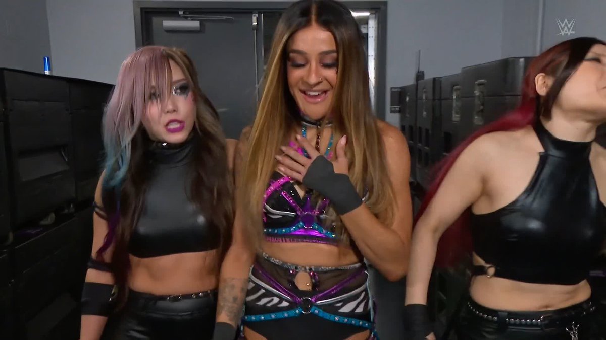 OH C'MON! 😡 #WWERaw