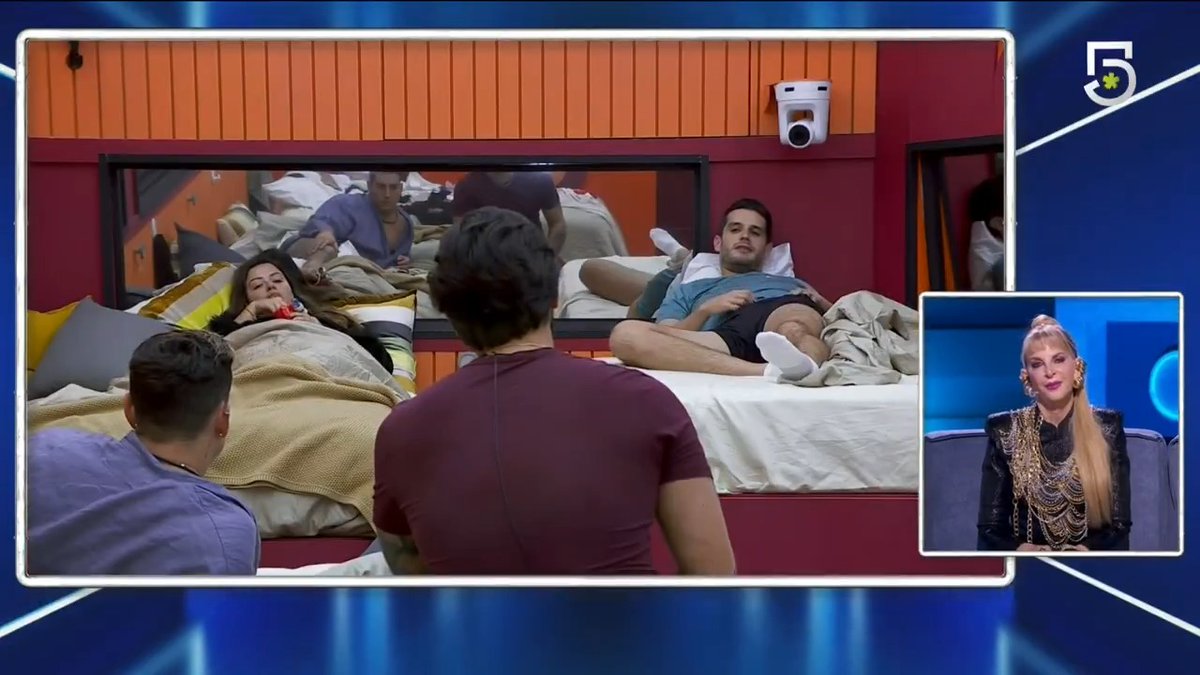 #ShanikBerman escucha todo lo que se habló a sus espaldas en #LaCasaDeLosFamososMX 😱😱😱 ¡Gala de líder en vivo por #El5!