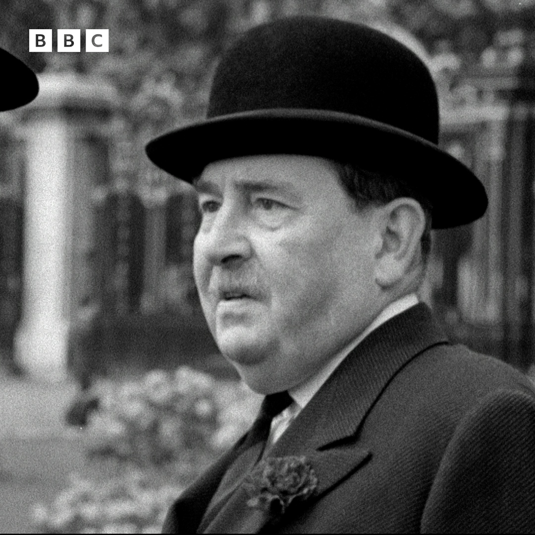 #OnThisDay 1959: Time to guard the Guardsmen? Sightseers have started getting a bit too familiar with the Coldstream Guards at Buckingham Palace and Colonel Fergus Forbes thinks he knows why.