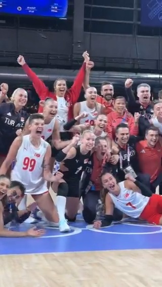 FİLENİN SULTANLARI'NIN YARI FİNAL POZU! 🇹🇷😍 #TRTSporDijital #Paris2024