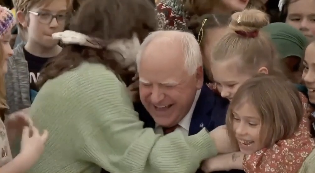Gov. Tim Walz signs free school meals for Minnesota children 💙