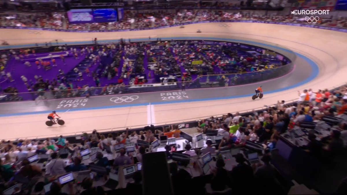 🔥🇫🇷 | WERELDRECORD! In de eerste ronde rijden Roy van den Berg, Harrie Lavreysen en Jeffrey Hoogland 41.191! 🤯🤯🤯 En dan moet de finale nog komen... #Paris2024 #trackcycling 📺 Stream Paris 2024 op HBO Max