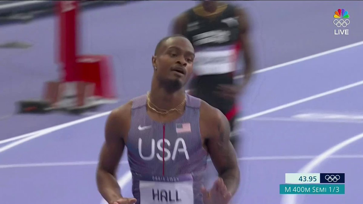 USA’s Quincy Hall just ran 43.95 JOGGING in the Olympic 400m Semifinal 🤯 That’s one way to say BONJOUR to Paris