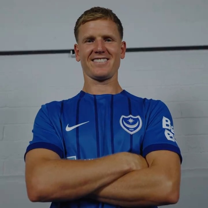 It's official. He's home. 🏡💙 #Pompey