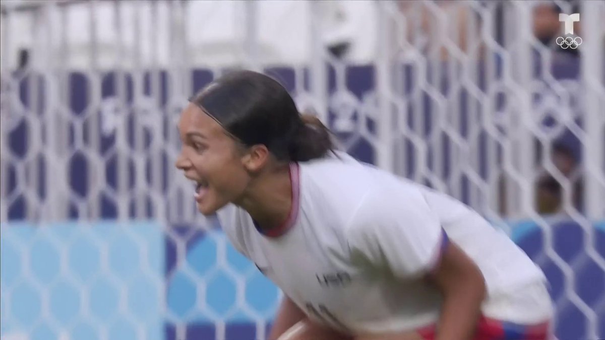 SOPHIA SMITH IN EXTRA TIME 😤 (via Telemundo Deportes)