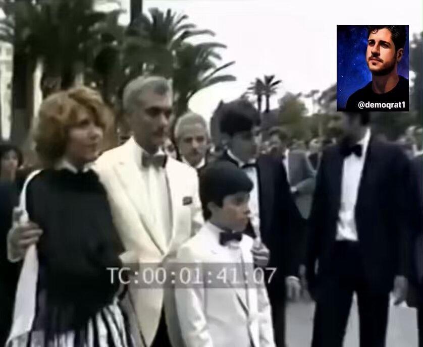 Belki de ilk kez göreceğiniz muhteşem görüntüler… Kürt yönetmen ve oyuncu Yılmaz Güney ve ailesinin, Cannes Film festivaline girişi ve gösterilen yoğun ilgi.