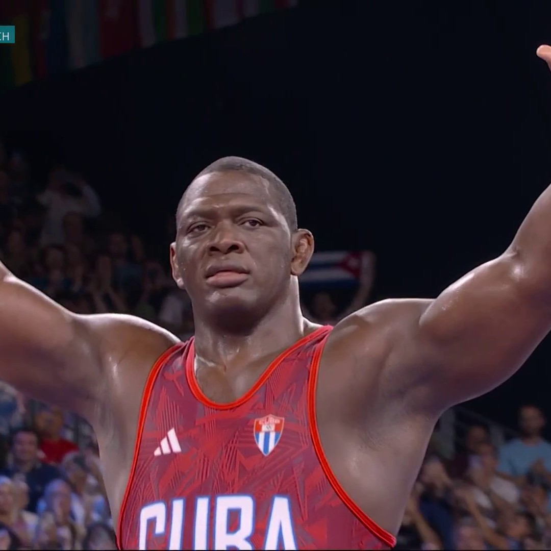 Mijaín López makes history as the 𝐟𝐢𝐫𝐬𝐭 athlete to become a 5x Olympic gold medalist in the same event! 🥇🥇🥇🥇🥇 He then wrestles with his trainers for fun and leaves his shoes on the mat to signal his retirement... What a boss 😎 #Paris2024