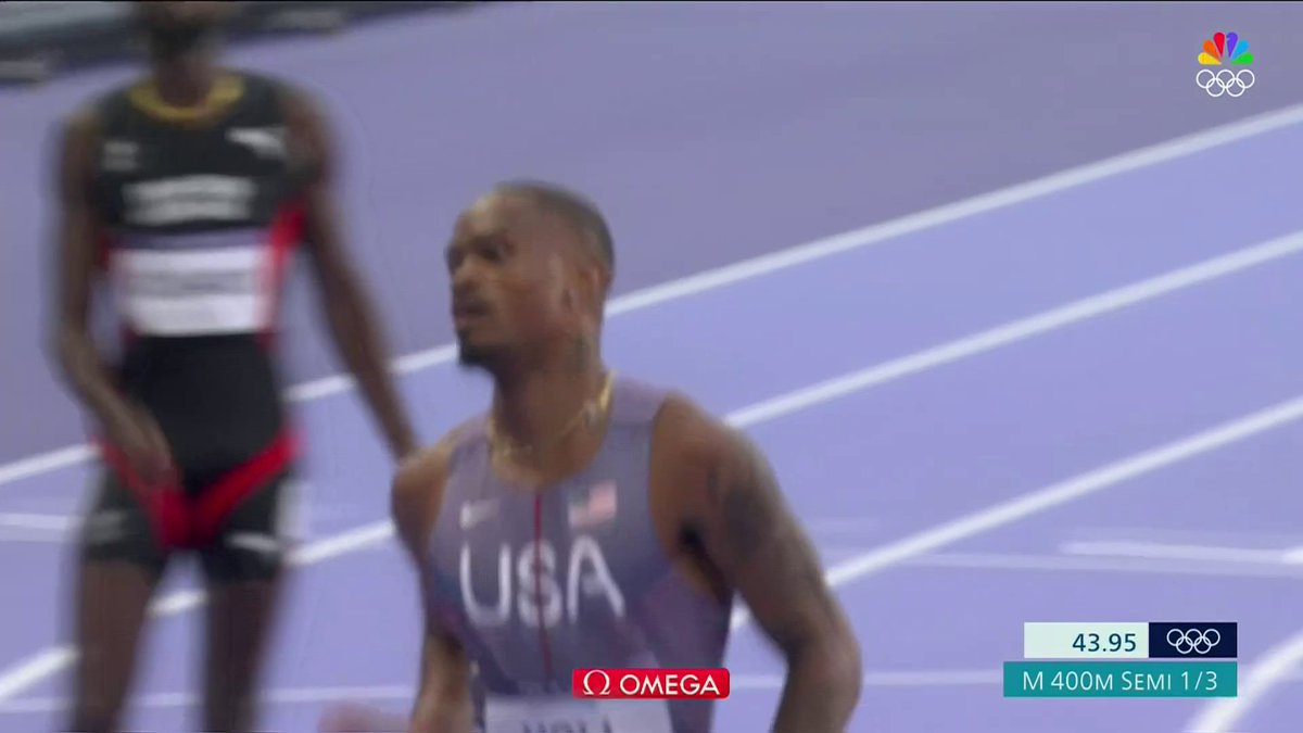 He made it look easy. 😮💨 American Quincy Hall breezes his way through to the men's 400m final! 📺 #ParisOlympics on NBC and Peacock