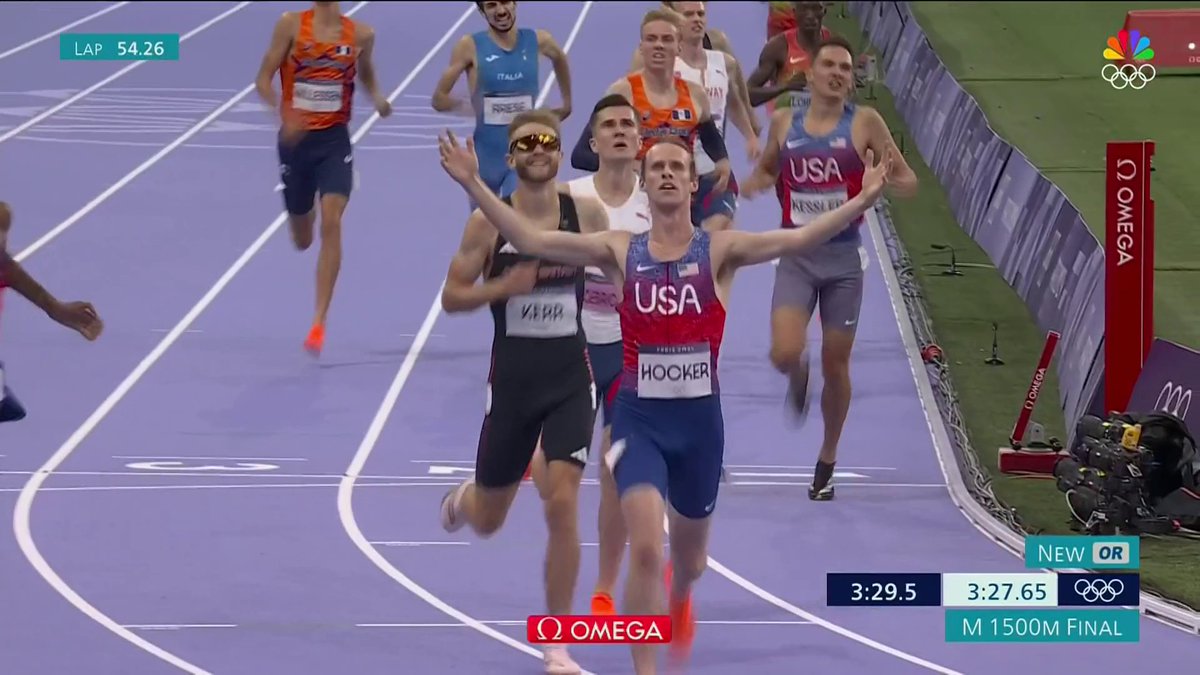 AN UPSET IN THE MEN'S 1500M! 🤯 Cole Hocker surges on the final stretch for OLYMPIC GOLD. 📺 #ParisOlympics on NBC and Peacock