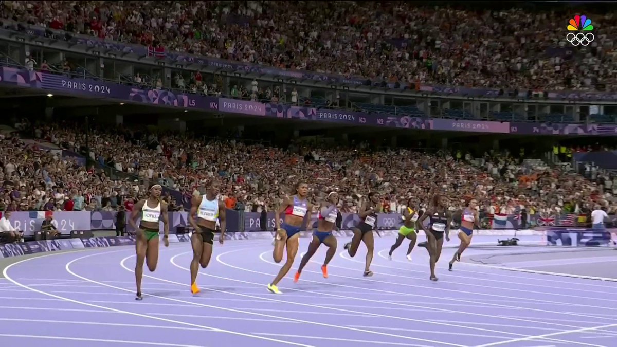 The replay of the women's 200m shows just how DOMINANT Gabby Thomas is! #ParisOlympics