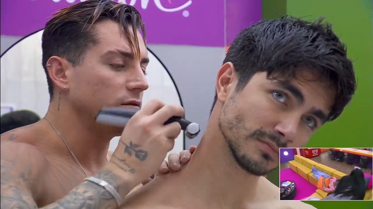 ¿Alguien pidió barbería a domicilio? ✂️💇🏻 #LaCasaDeLosFamososMX