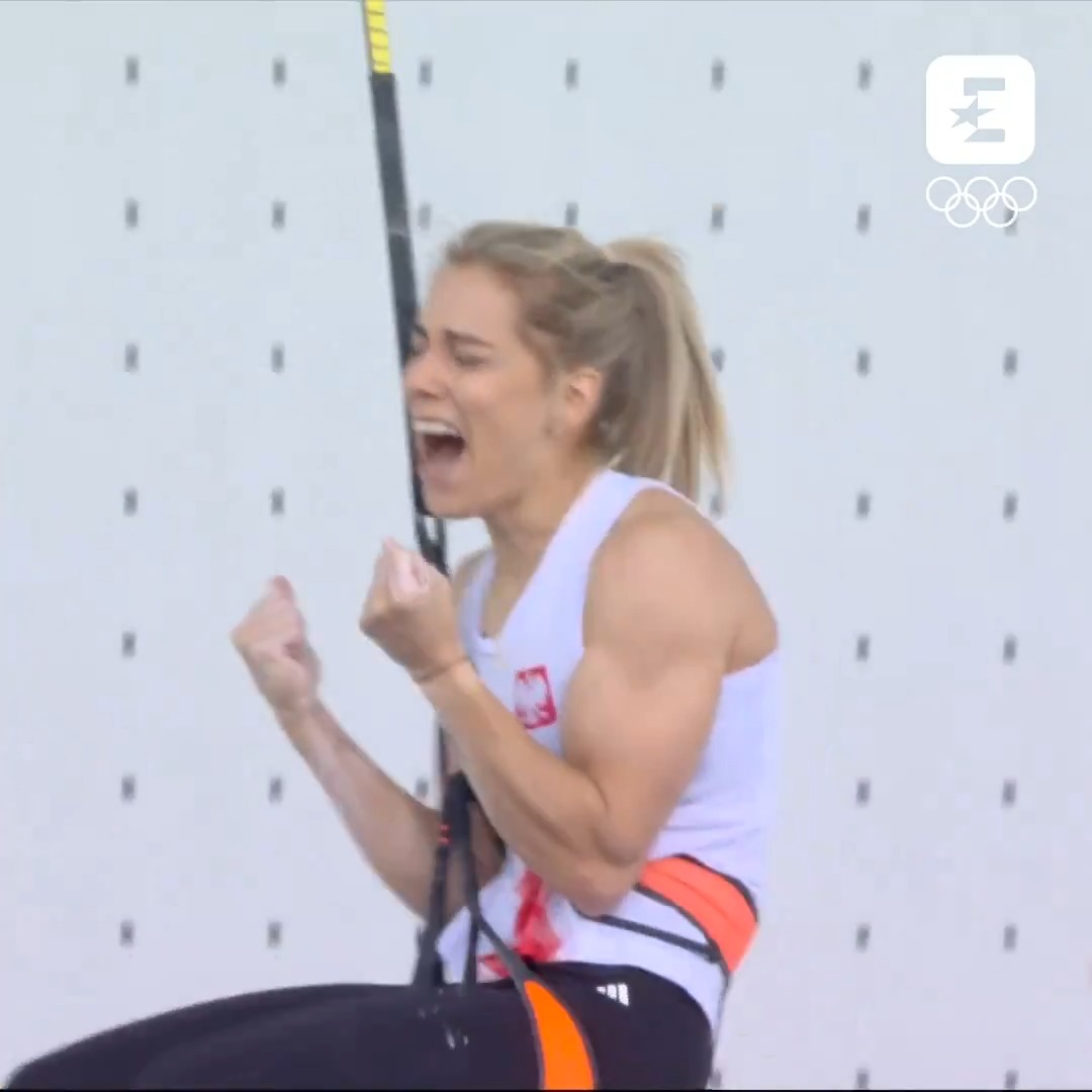 𝐀𝐋𝐄𝐊𝐒𝐀𝐍𝐃𝐑𝐀 𝐖𝐈𝐄𝐋𝐊𝐀❗ 🇵🇱🥇 Aleksandra Miroslaw złotą medalistką olimpijską we wspinaczce na czas❗ Udowodniła, że jest 𝐍𝐀𝐉𝐋𝐄𝐏𝐒𝐙𝐀❗ 🙌🙌🙌 #TeamPL #HomeOfTheOlympics #Paris2024