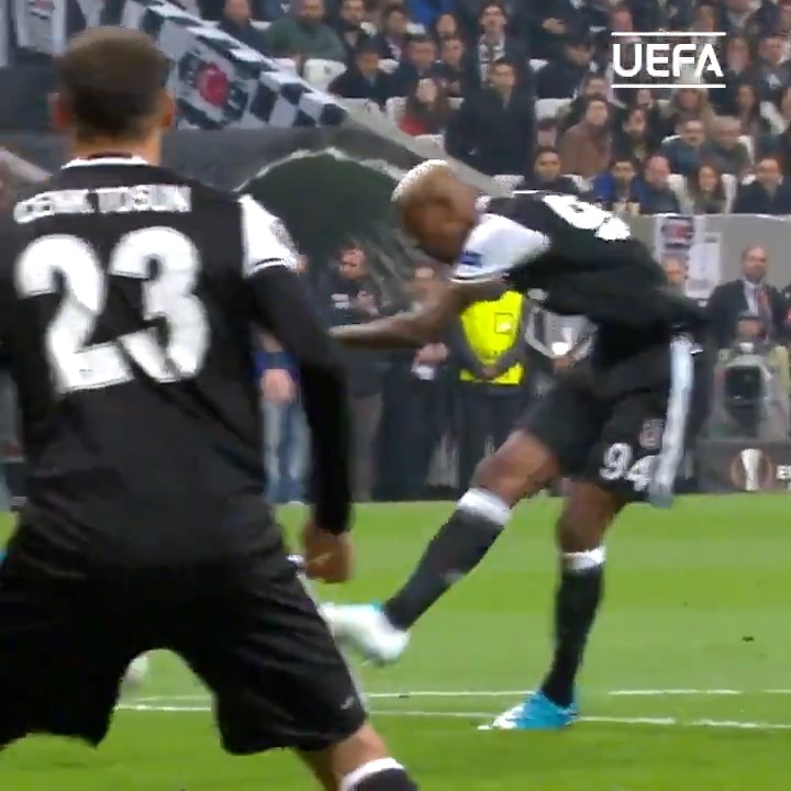 🦅 Talisca on the spin 🌀 Beşiktaş JK | #UEL