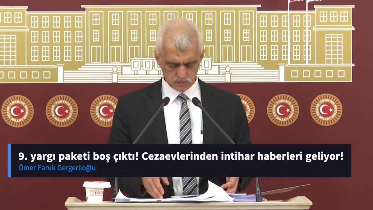 Bakın hemen her gün intiharlar oluyor. Çok büyük sıkıntılar var. İnsanlar ya intihar ediyor ya firar ediyor. Bu olacak bir şey değil. Korkunç durumlar için bir açıklama yapmanızı istiyoruz. T.C. Adalet Bakanlığı