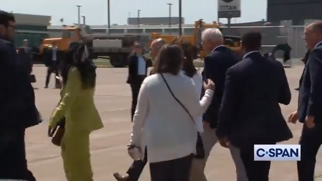 REPORTER: What’s your response to the stolen valor allegations? WALZ: *ignores* REPORTER: SIR! Your response to allegation of stolen valor!? WALZ: *runs away* Only thing Harris/Walz are good at is RUNNING AND HIDING.