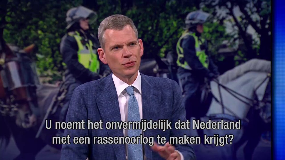 #Nieuwsuur: U noemt het onvermijdelijk dat Nederland met een rassenoorlog te maken krijgt? Qays Sediqi “We kennen Wilders en andere politici en hun agenda’s. En dat wordt erger als we niet stoppen met politiseren en zwart maken van moslims.”