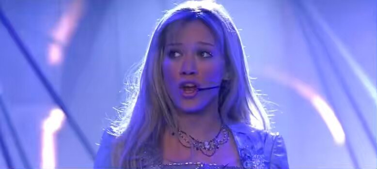 when Hilary Duff performed at the Colosseum and made history