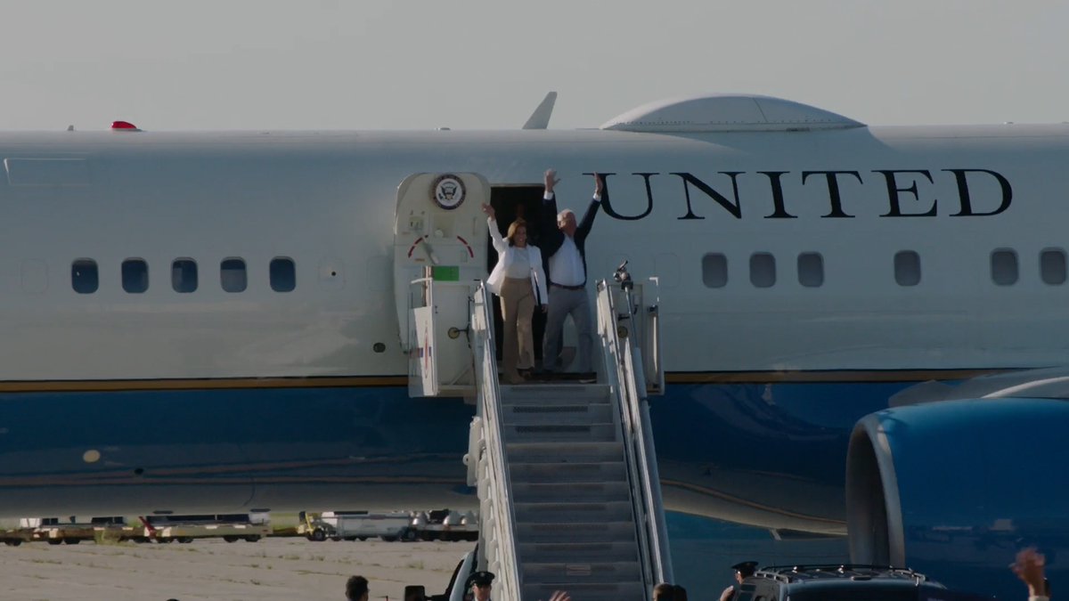 Harris-Walz arriving in Detroit 🤩